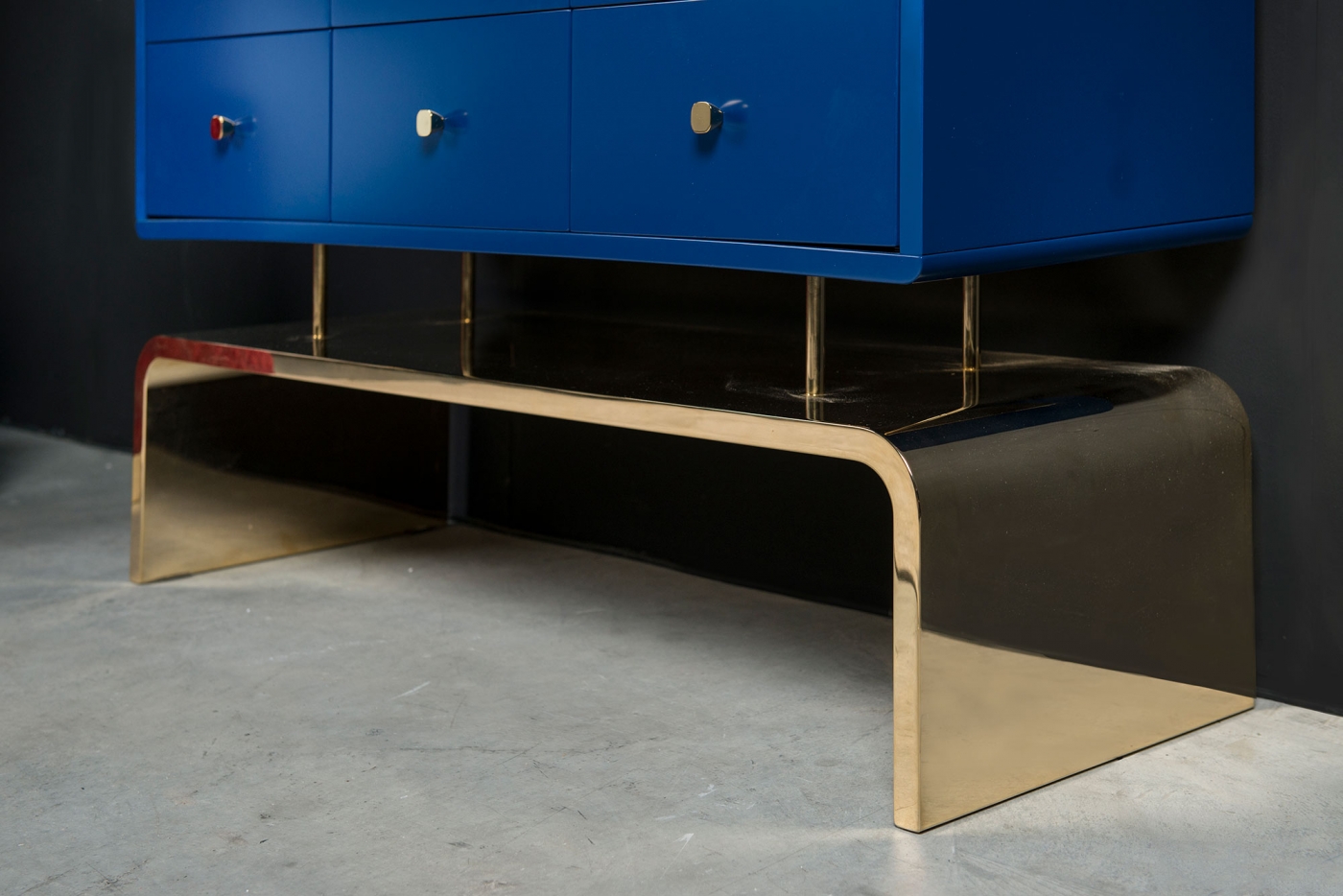 royal-medicin-cabinet-04