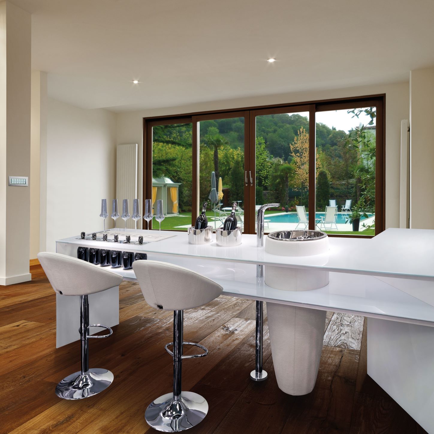 Un Bar Lounge scintillante: celebrazioni di design - Arredi ...
